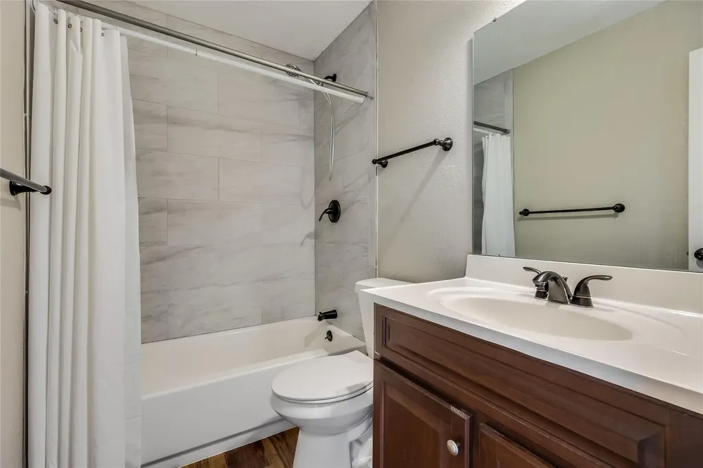 21461 Coyote Trail Lago Vista TX 78645