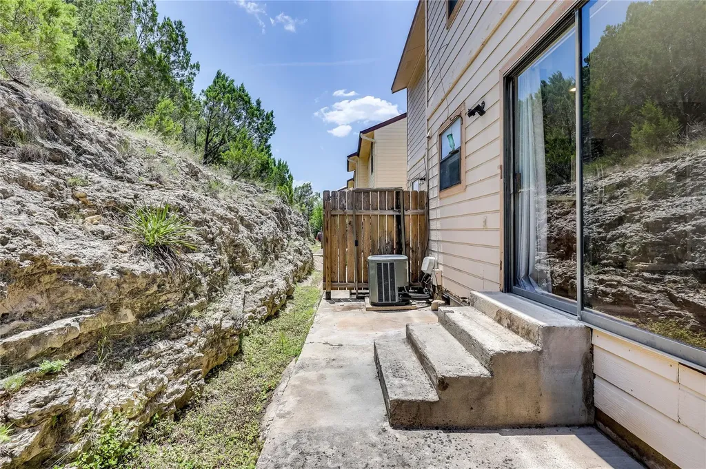 21461 Coyote Trail Lago Vista TX 78645