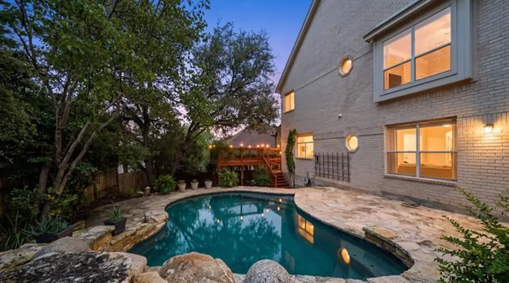 9402 Bluegrass Drive Austin TX 78759