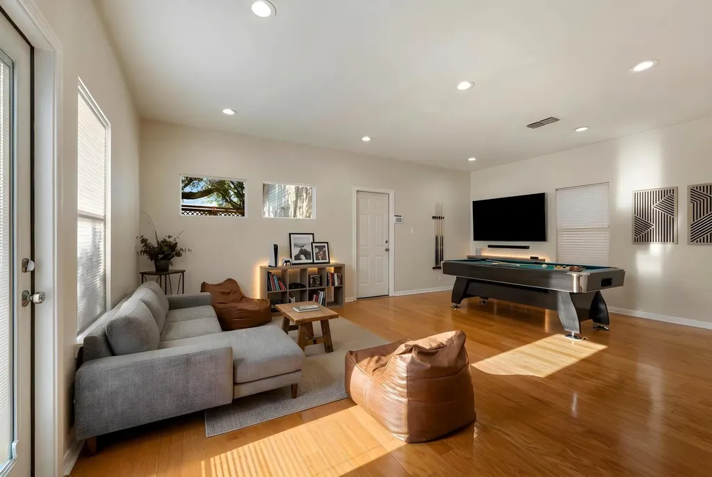 9402 Bluegrass Drive Austin TX 78759