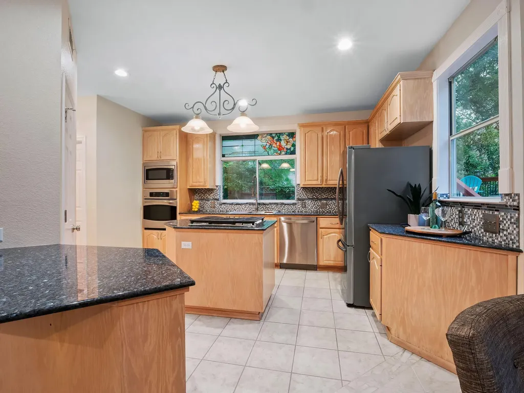 9402 Bluegrass Drive Austin TX 78759