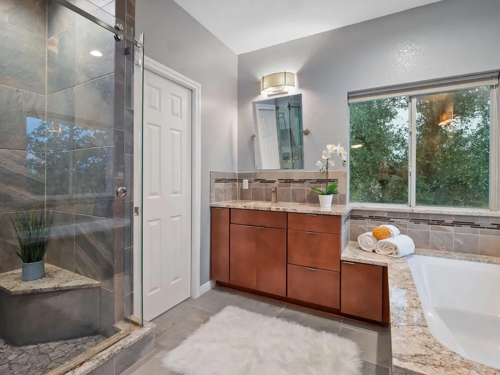 9402 Bluegrass Drive Austin TX 78759