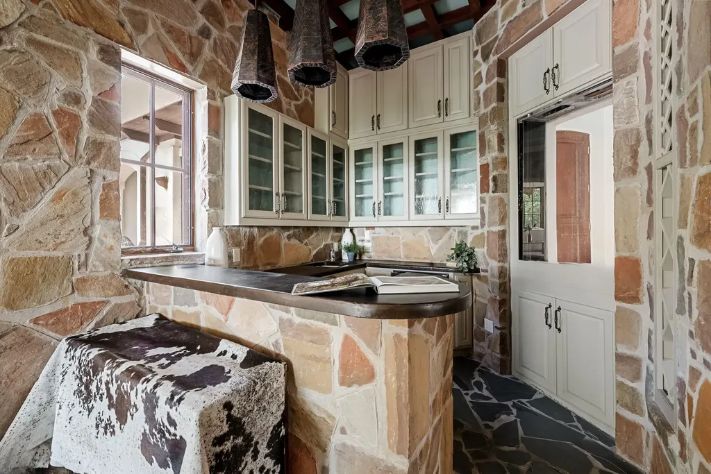 203 Bella Riva Drive Austin TX 78734