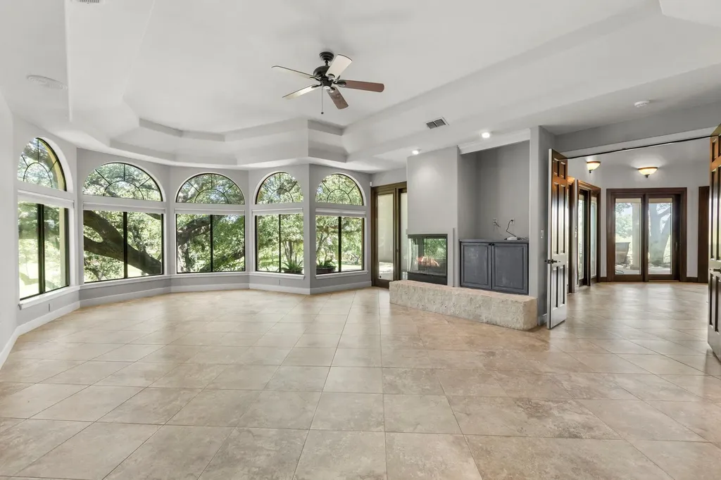 212 Florentine Horseshoe Bay TX 78657