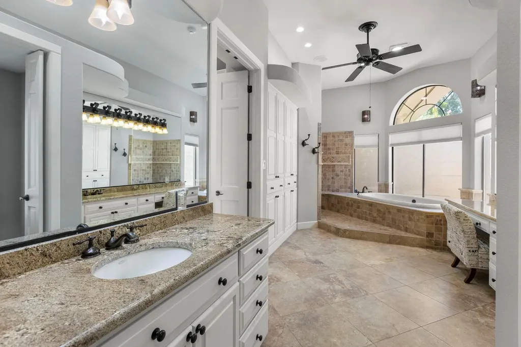 212 Florentine Horseshoe Bay TX 78657