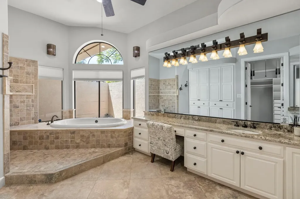 212 Florentine Horseshoe Bay TX 78657