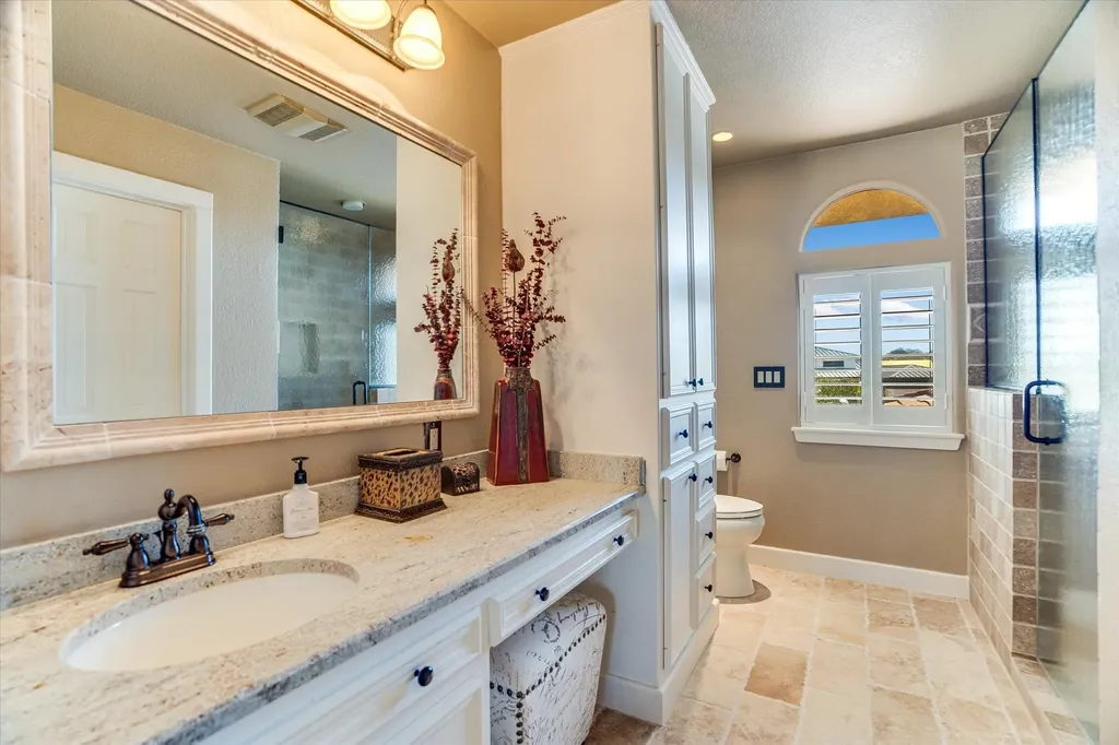 212 Florentine Horseshoe Bay TX 78657
