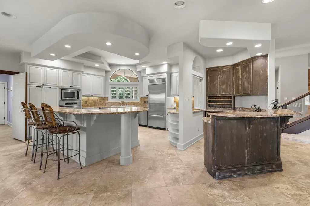 212 Florentine Horseshoe Bay TX 78657