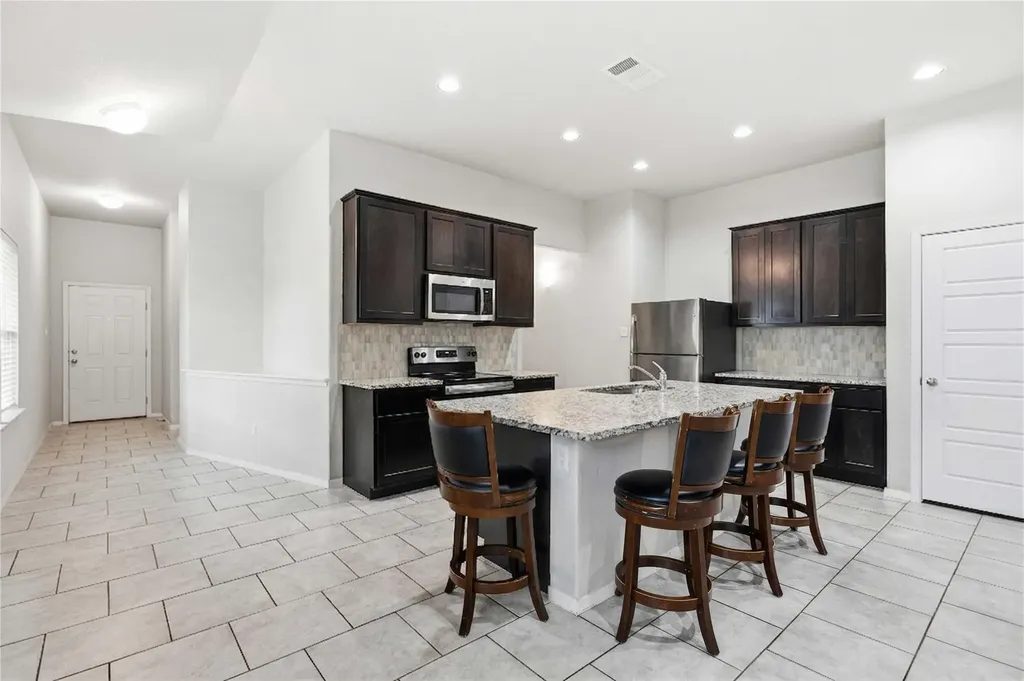 107 Saranac Drive Elgin TX 78621