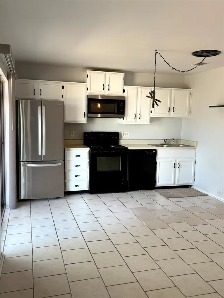 1919 American Drive Lago Vista TX 78645