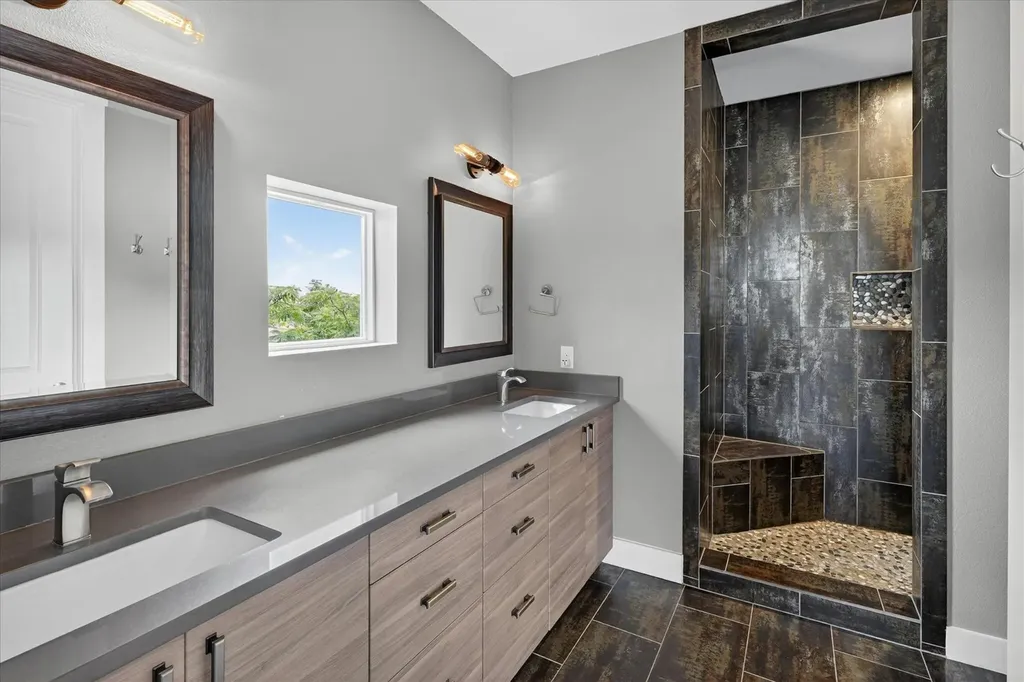 4707 Leslie Avenue Austin TX 78721