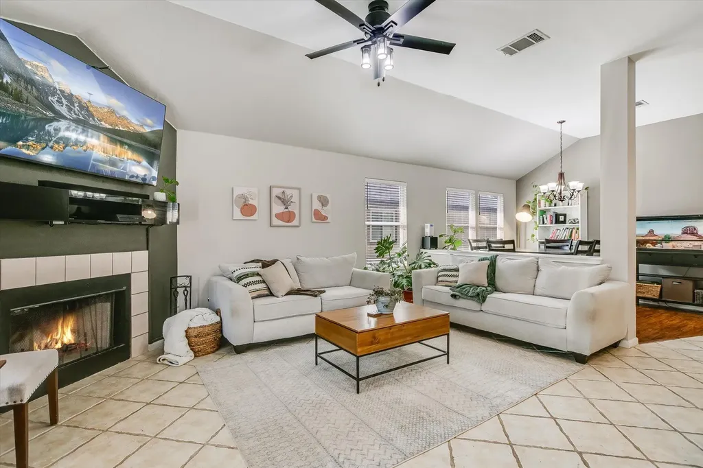 1302 Redbud Lane Leander TX 78641