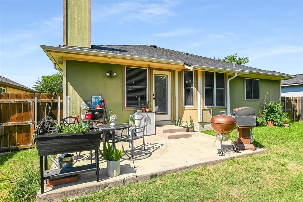 1302 Redbud Lane Leander TX 78641