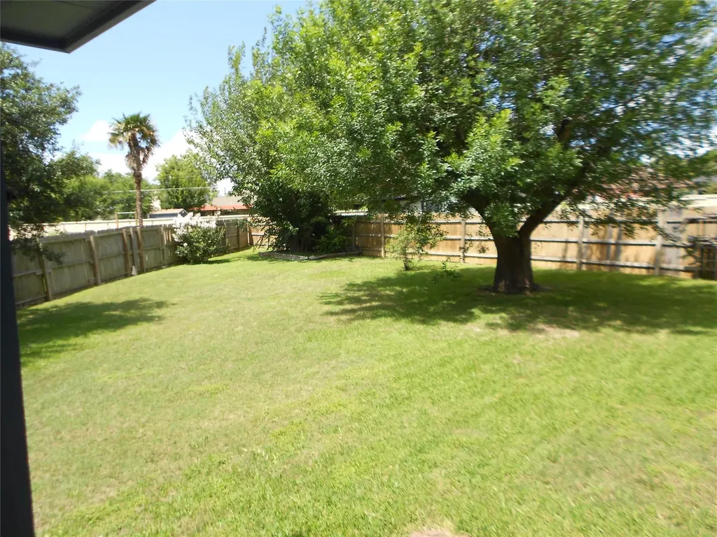 1810 Courtney Cove Round Rock TX 78664