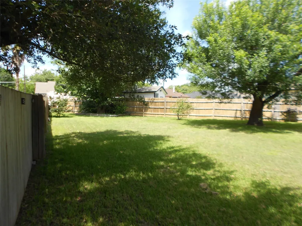 1810 Courtney Cove Round Rock TX 78664