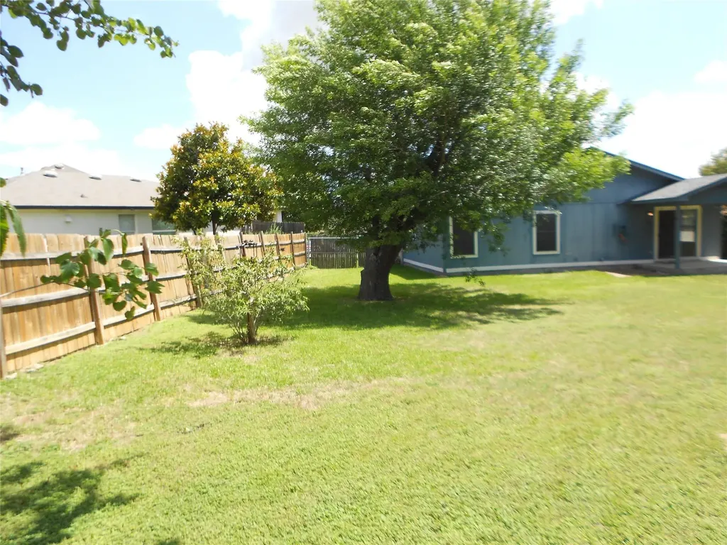 1810 Courtney Cove Round Rock TX 78664