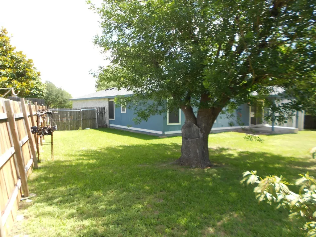 1810 Courtney Cove Round Rock TX 78664