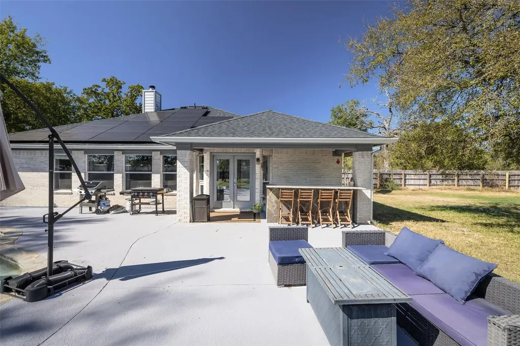 129 Wamel Way Cedar Creek TX 78612