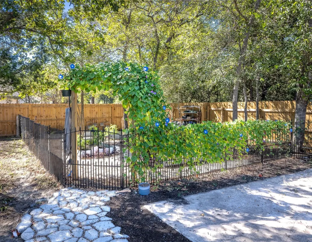 129 Wamel Way Cedar Creek TX 78612