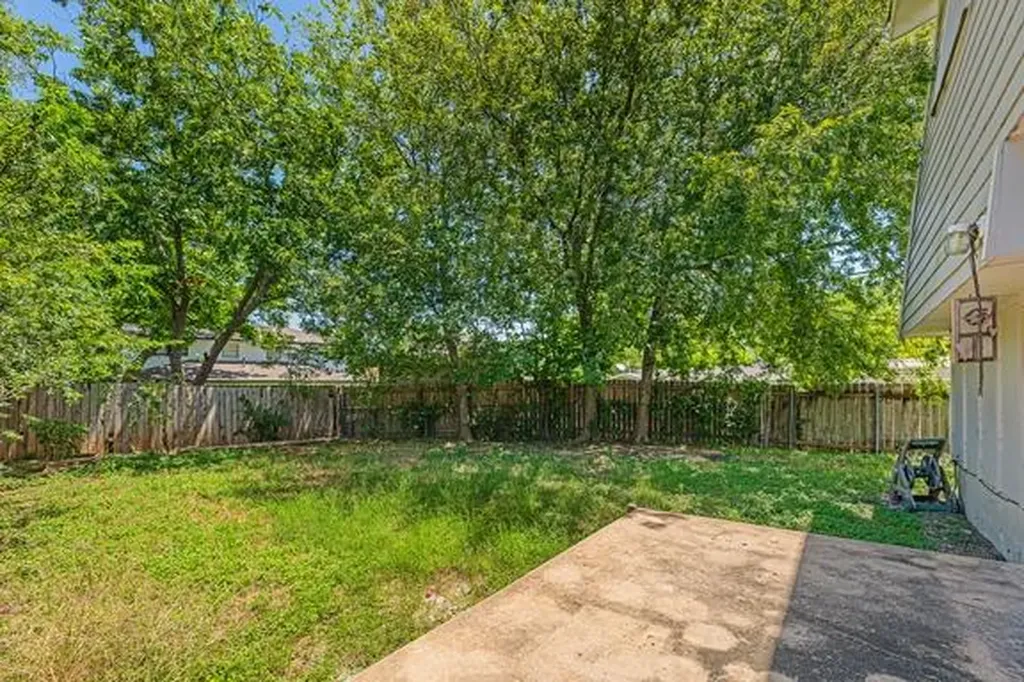 8524 Dryfield Drive Austin TX 78758