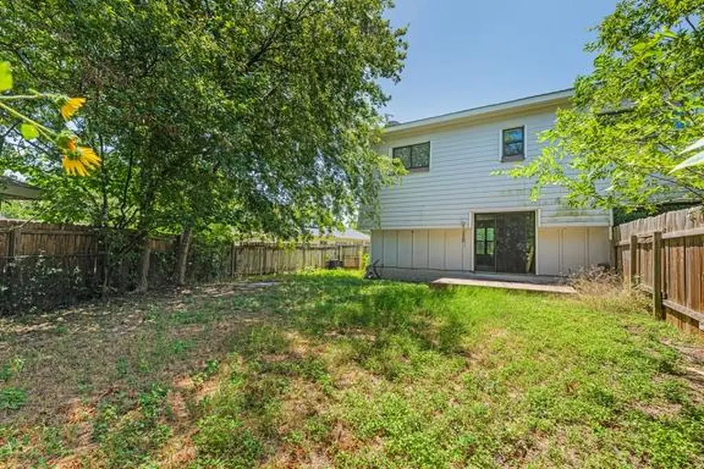 8524 Dryfield Drive Austin TX 78758