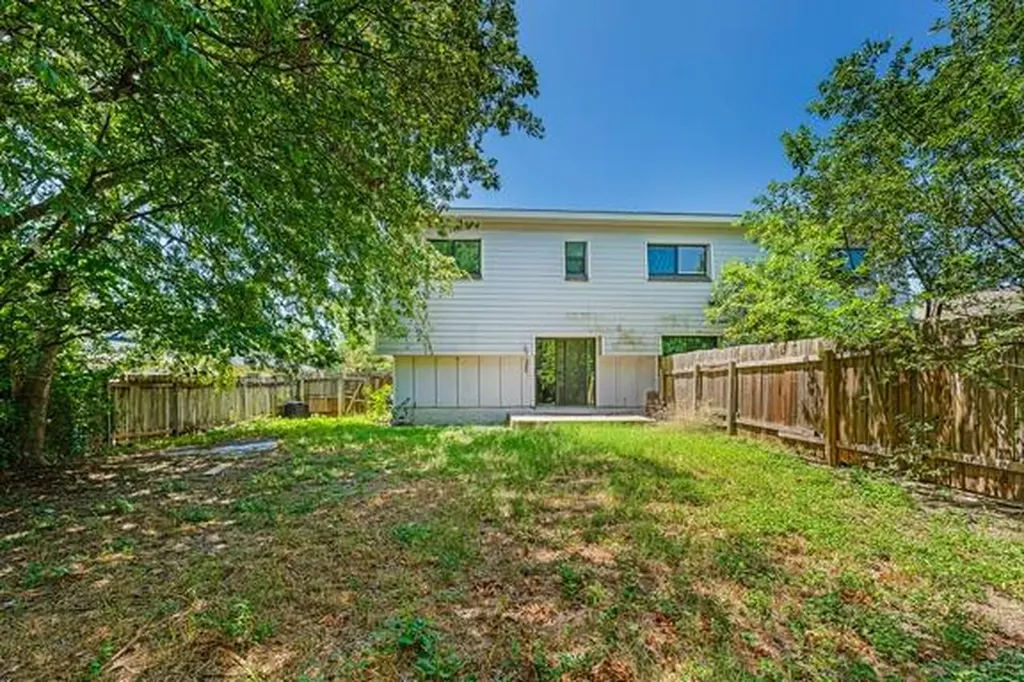 8524 Dryfield Drive Austin TX 78758