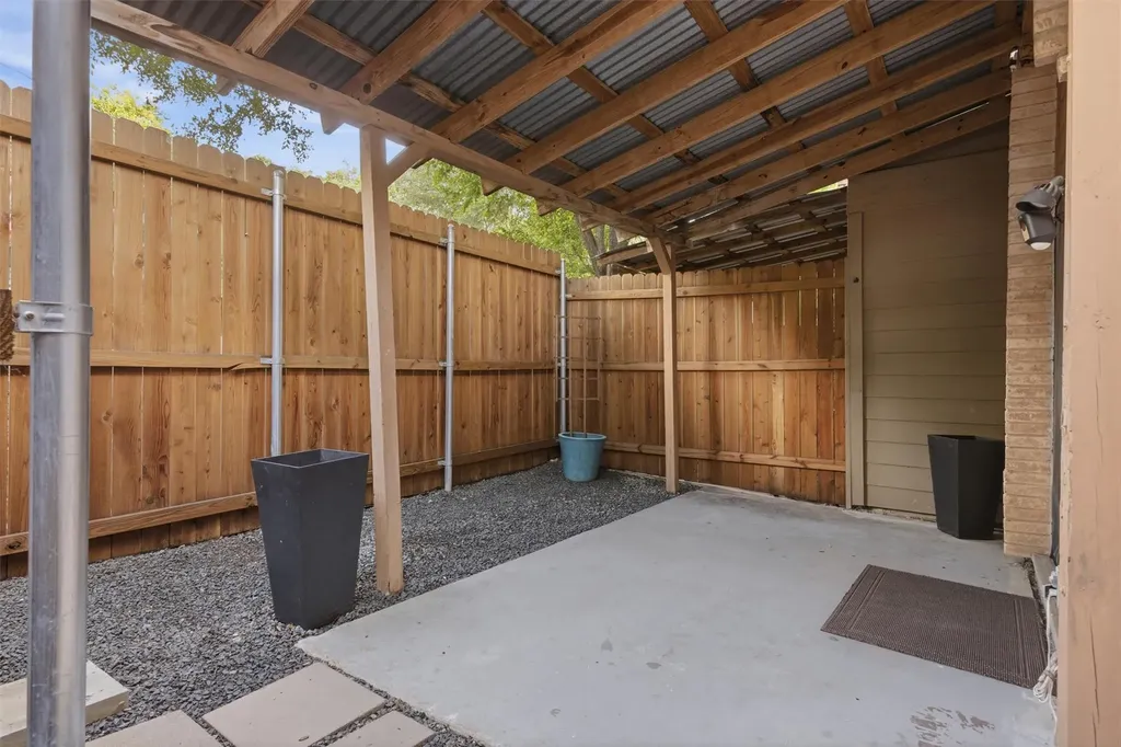 6406 Chimney Creek Circle Austin TX 78723