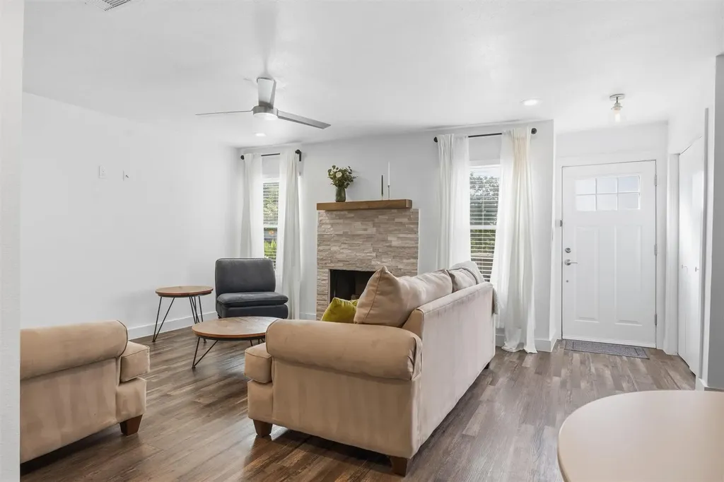 6406 Chimney Creek Circle Austin TX 78723