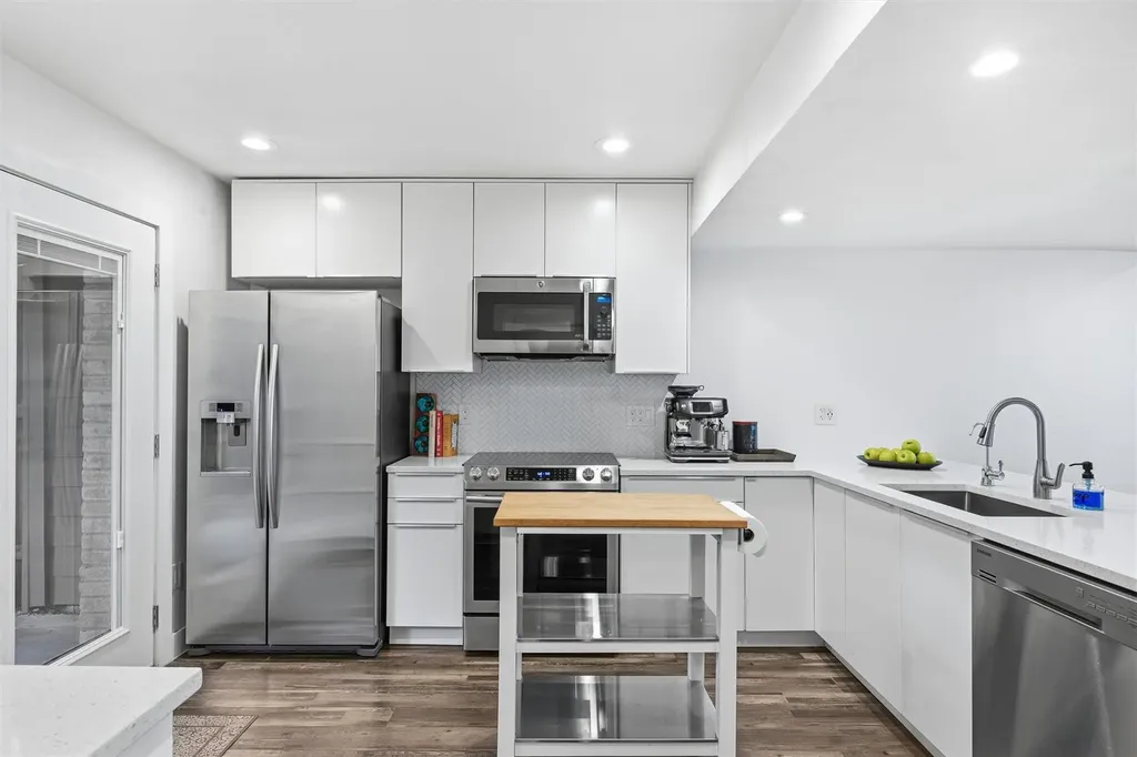 6406 Chimney Creek Circle Austin TX 78723