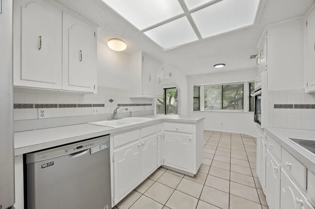 8303 Cliffview Drive Austin TX 78759