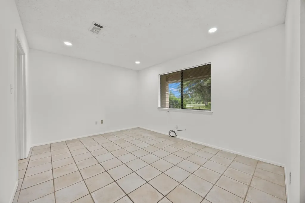 8303 Cliffview Drive Austin TX 78759