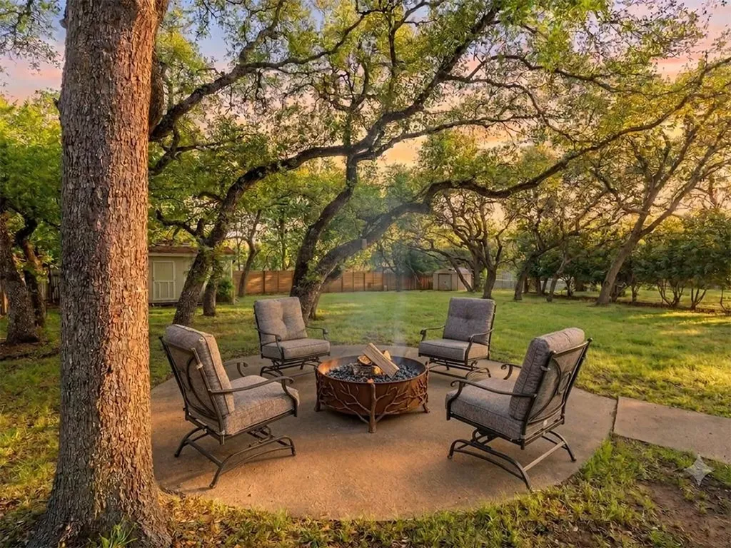 8303 Cliffview Drive Austin TX 78759