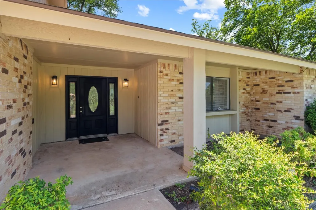 8303 Cliffview Drive Austin TX 78759