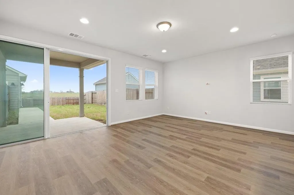 303 Elm Branch Trail Taylor TX 76574