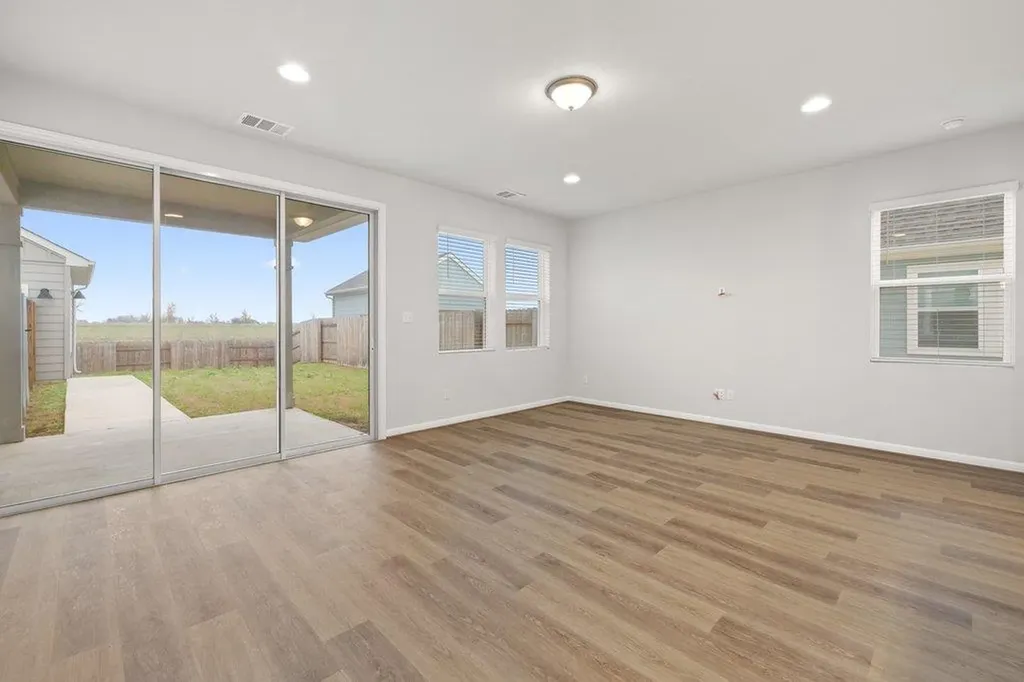 303 Elm Branch Trail Taylor TX 76574