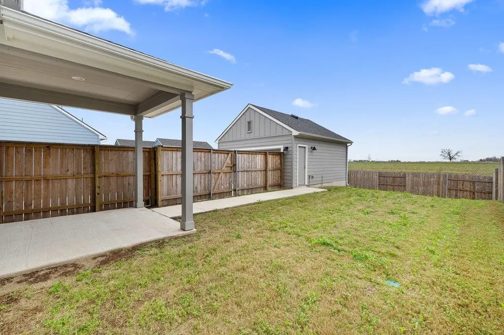 303 Elm Branch Trail Taylor TX 76574