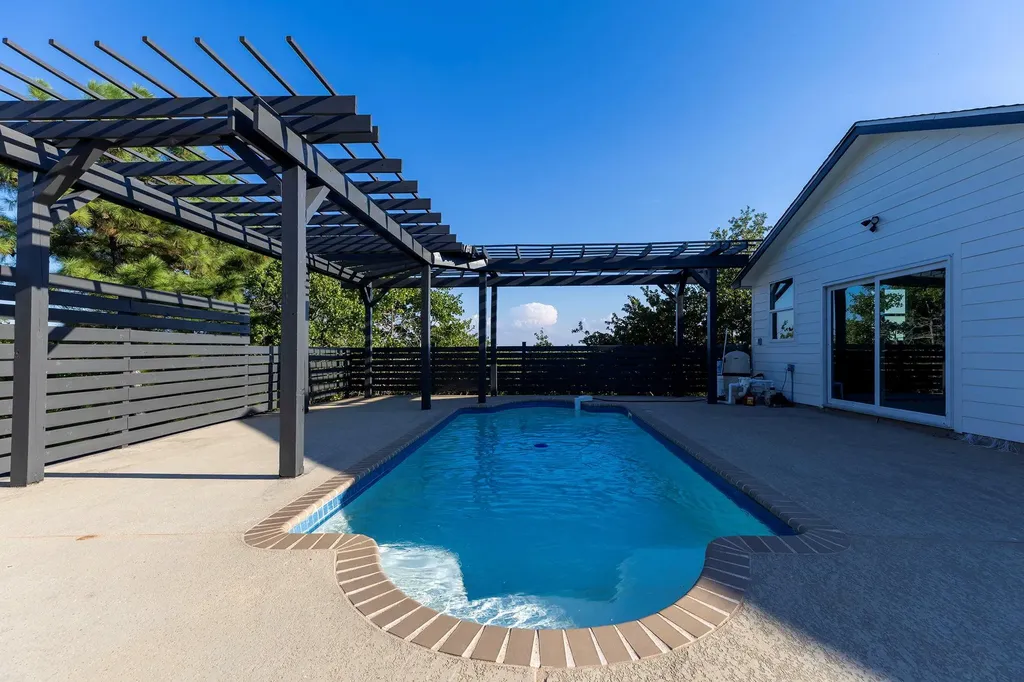 108 Koolua Drive Bastrop TX 78602