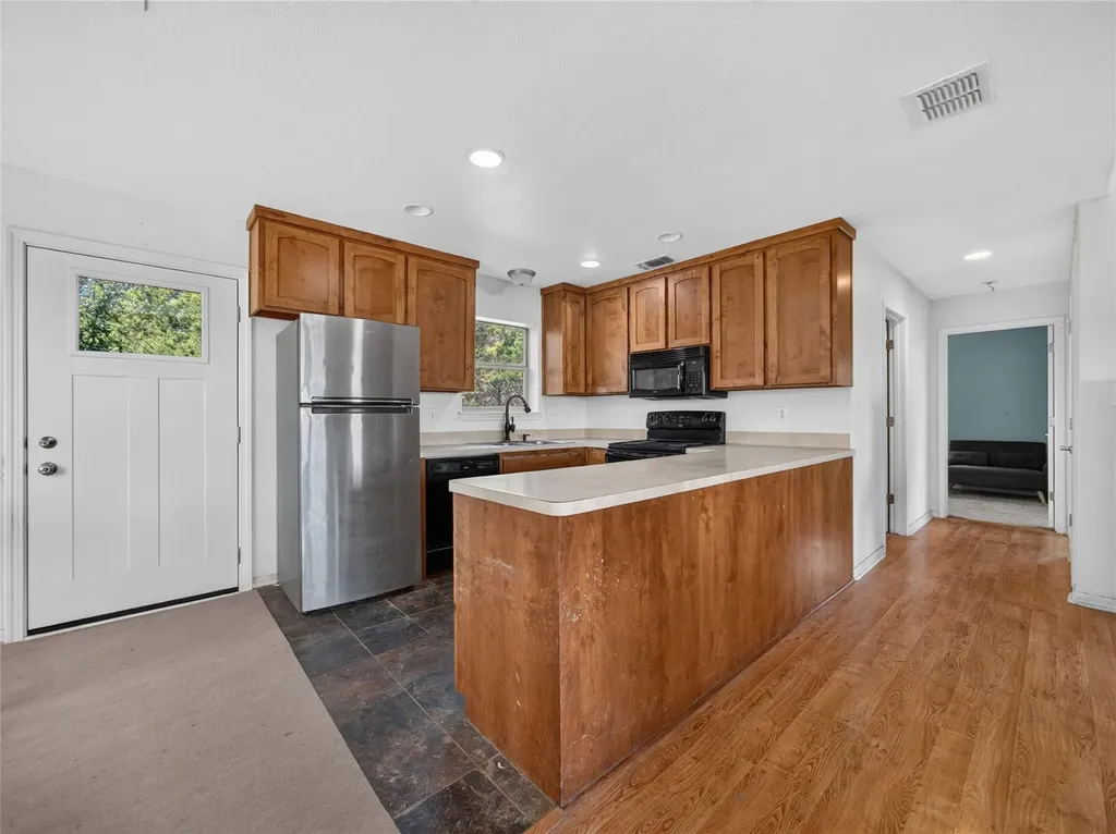 101 Twin Creek Circle Dripping Springs TX 78620
