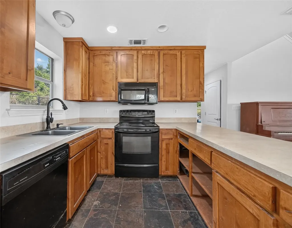 101 Twin Creek Circle Dripping Springs TX 78620