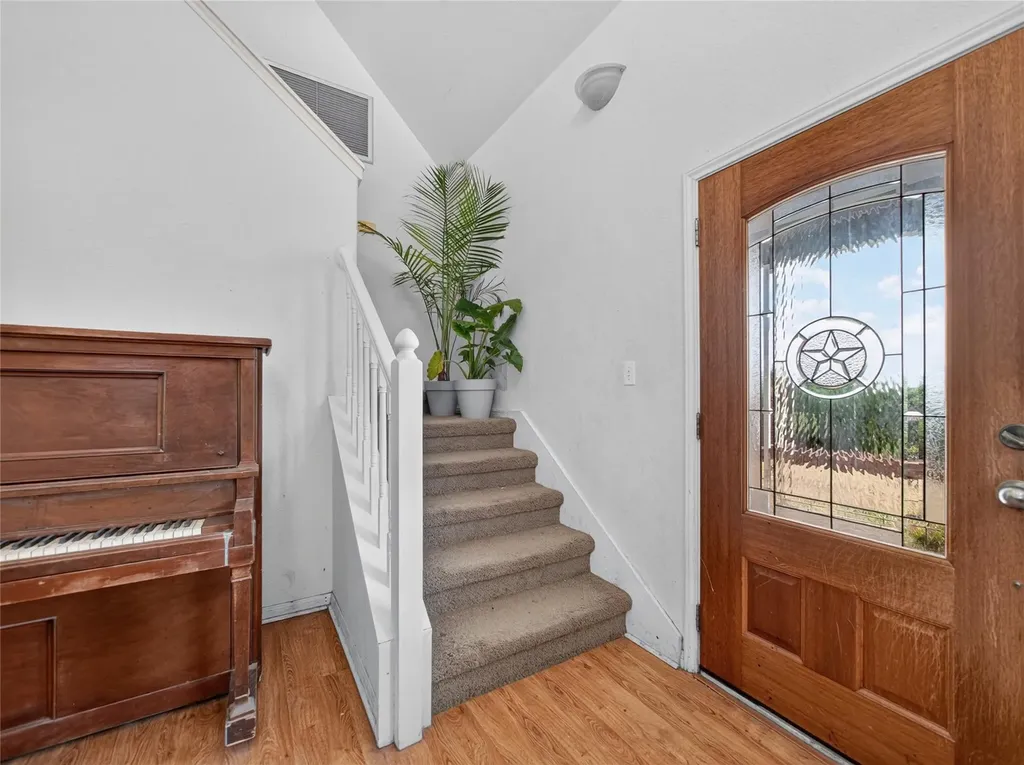 101 Twin Creek Circle Dripping Springs TX 78620