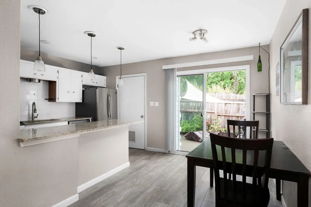 1912 Lightsey Road Austin TX 78704