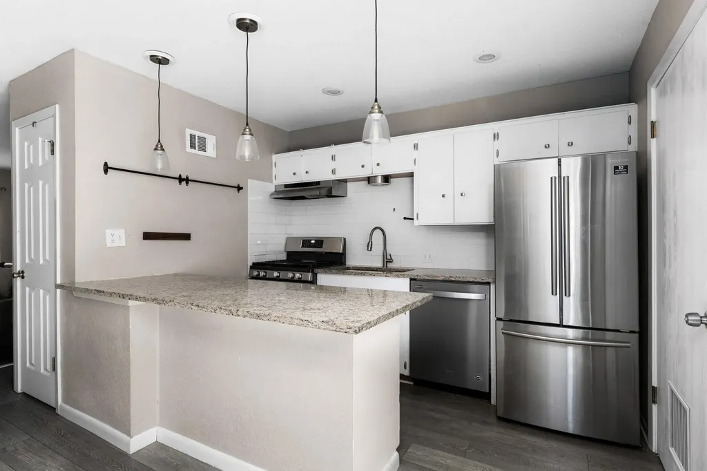 1912 Lightsey Road Austin TX 78704