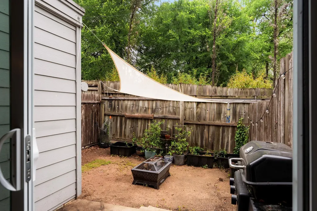 1912 Lightsey Road Austin TX 78704
