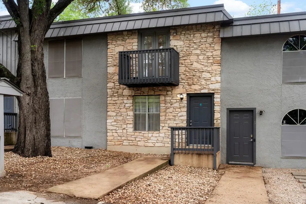 1912 Lightsey Road Austin TX 78704