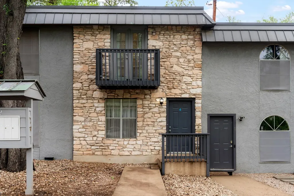 1912 Lightsey Road Austin TX 78704