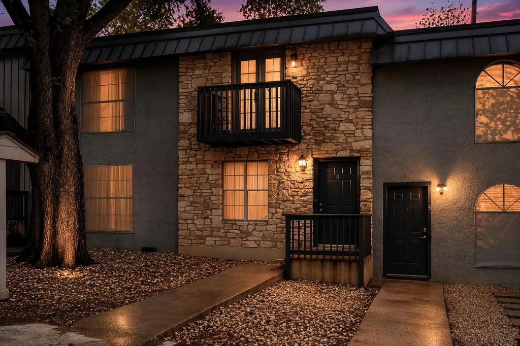 1912 Lightsey Road Austin TX 78704