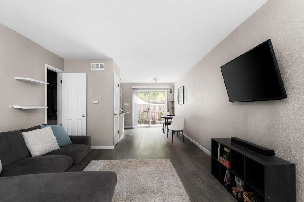 1912 Lightsey Road Austin TX 78704