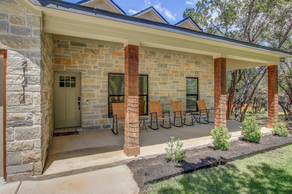21214 Santa Rosa Avenue Lago Vista TX 78645