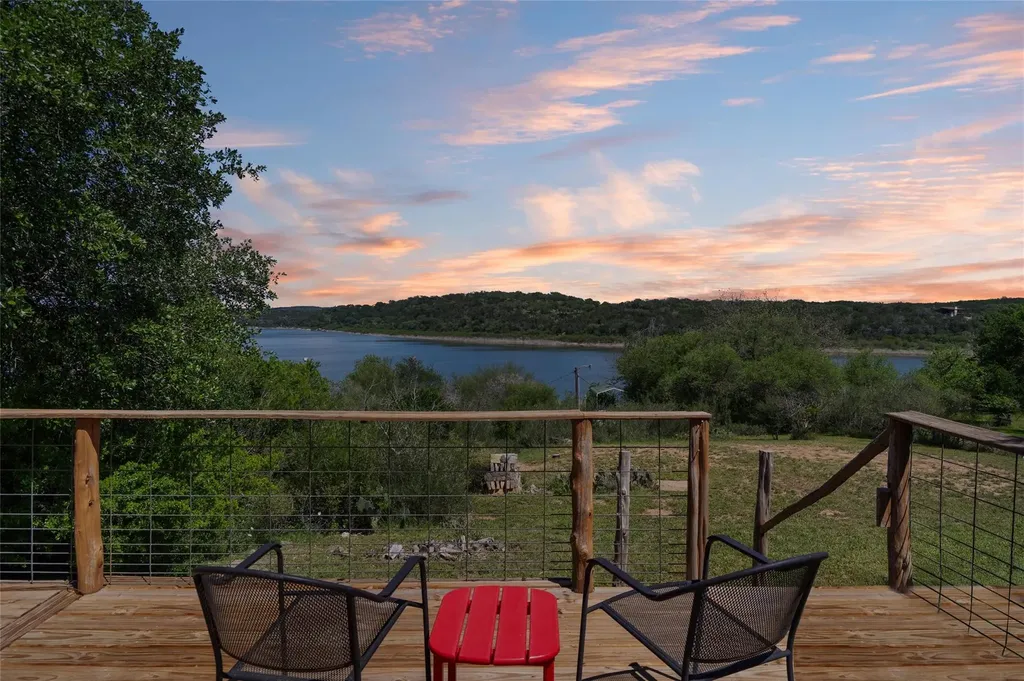 117 Lake View Drive Spicewood TX 78669