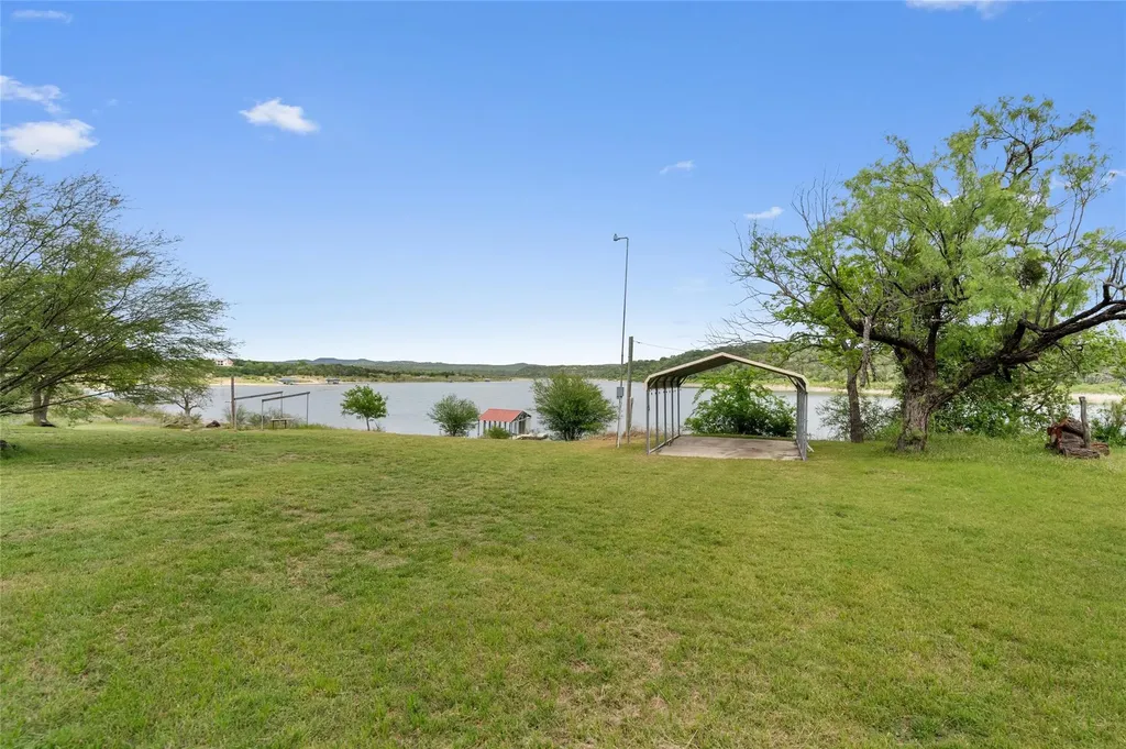 117 Lake View Drive Spicewood TX 78669